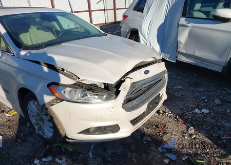 2014 Ford Fusion Energi Titanium из США, поврежденный, VIN 3FA6P0SU0ER357441